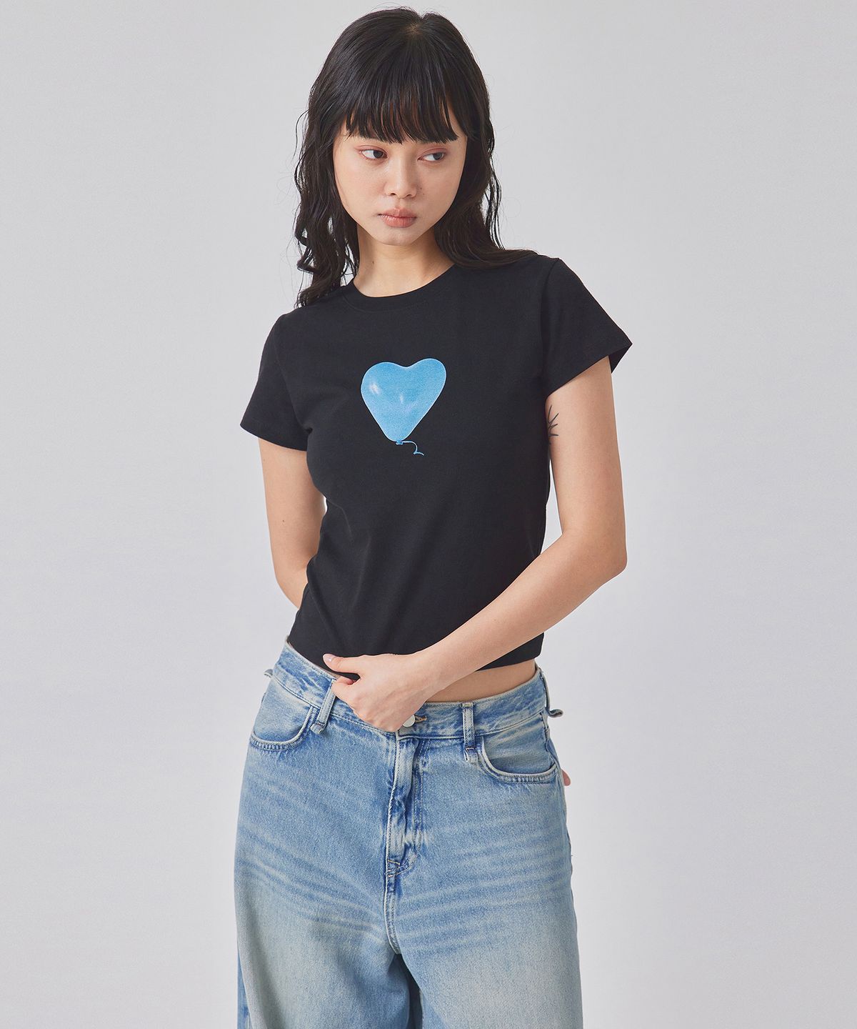 탑걸(TOPGIRL) HEART-SHAPED BALOON-PRINTED T-SHIRT_T416TP103