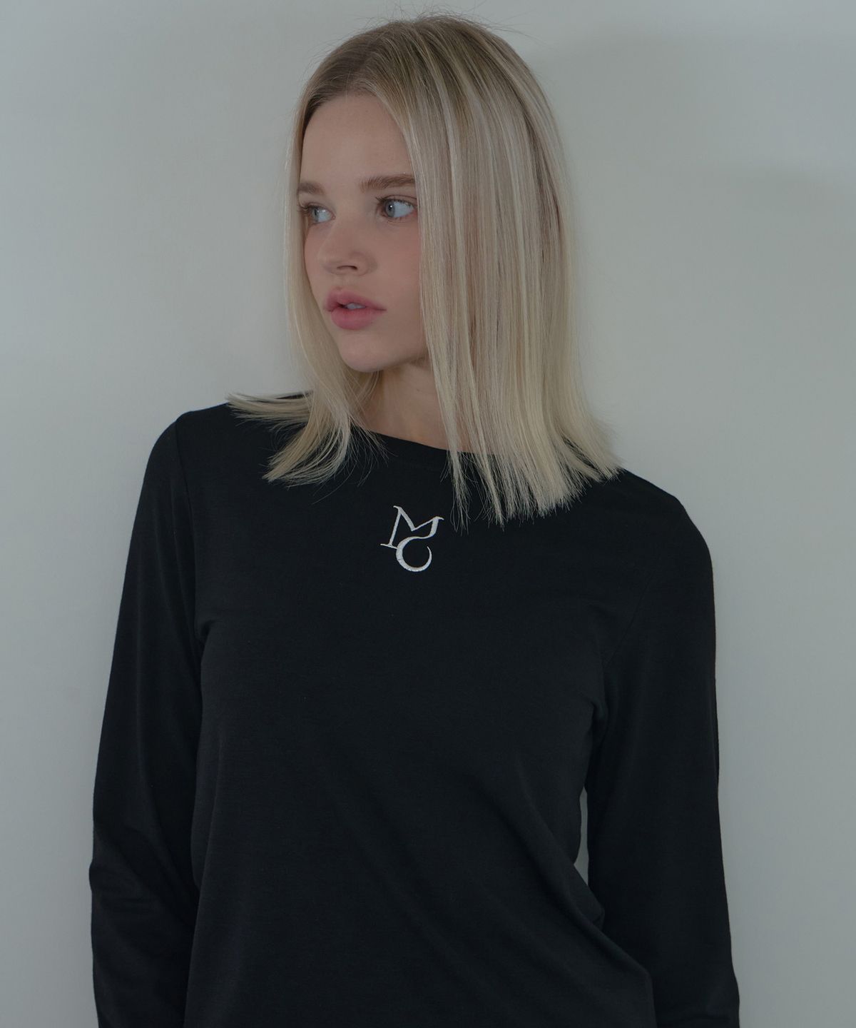 무아르모아(MOIREMOA) MO basic tee-Black