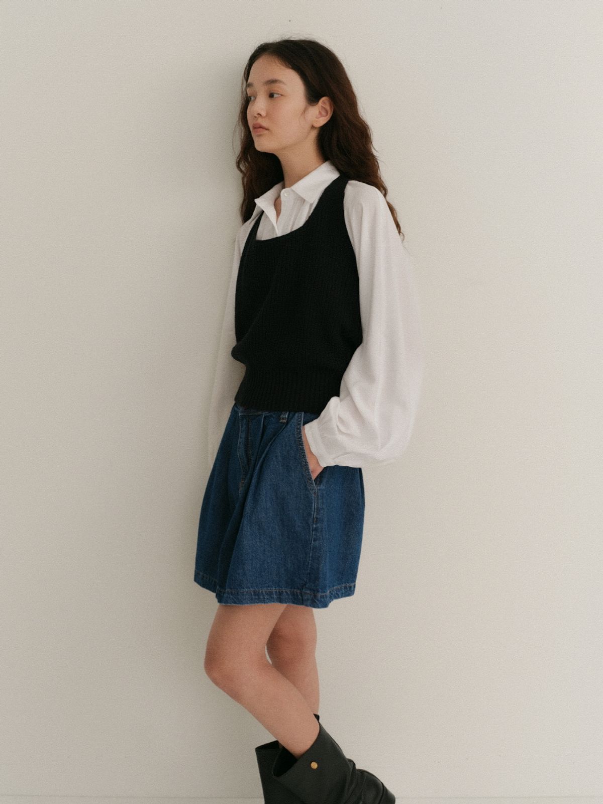 러브어스유(LOVEUSU) Kale Pintuck Denim Skirt