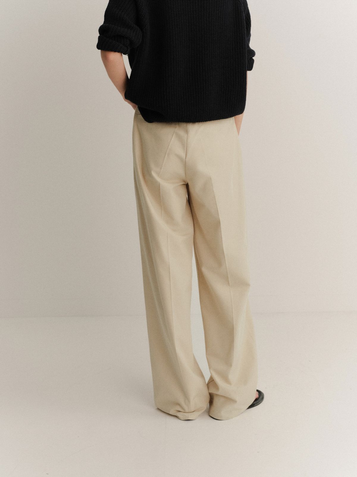 러브어스유(LOVEUSU) Brenda Pintuck Slacks (Light Beige)