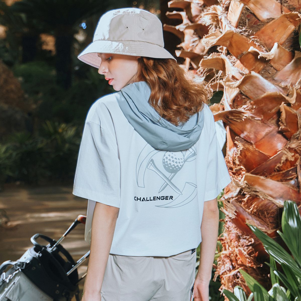 챌린저(CHALLENGER) 아트웍 용출립스탑 여성 후디 반팔 우븐탑 화이트