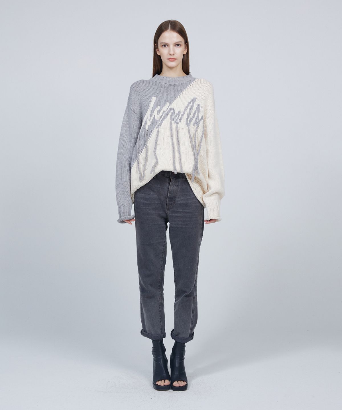 므아므(MMAM) [ESSENTIAL] Signature logo oblique knit