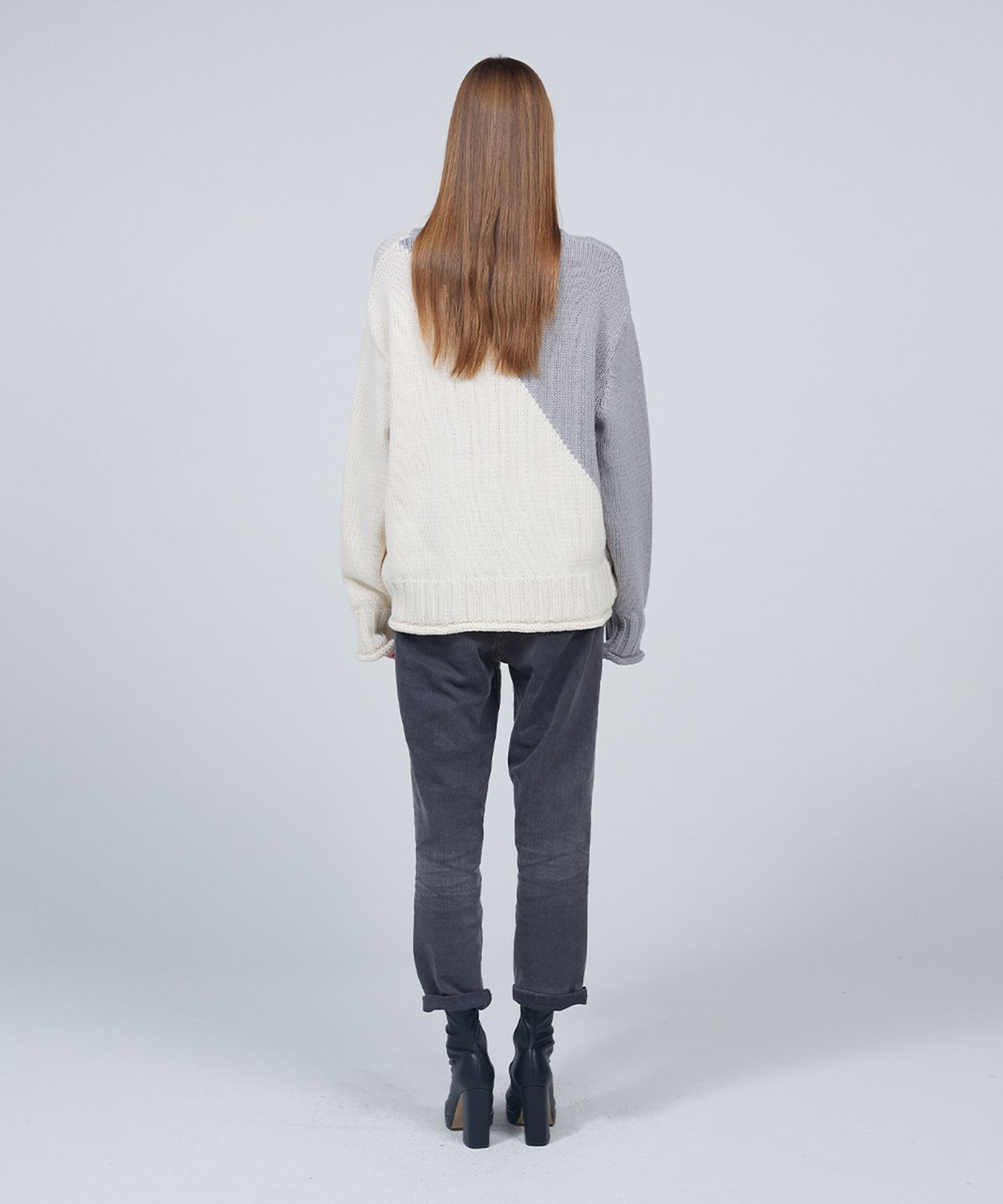 므아므(MMAM) [ESSENTIAL] Signature logo oblique knit