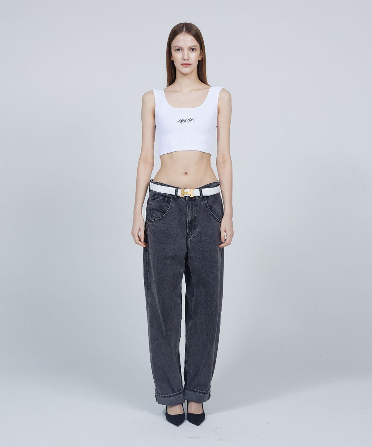 므아므(MMAM) [ESSENTIAL] Signature logo basic sleeveless top
