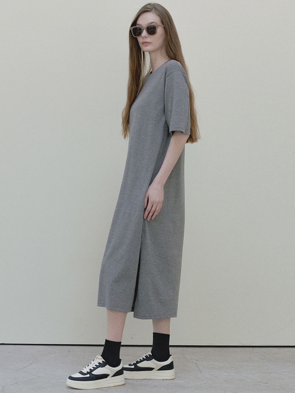아방(AVANT-G) Dart Sleeve Logo Long Dress - charcoal