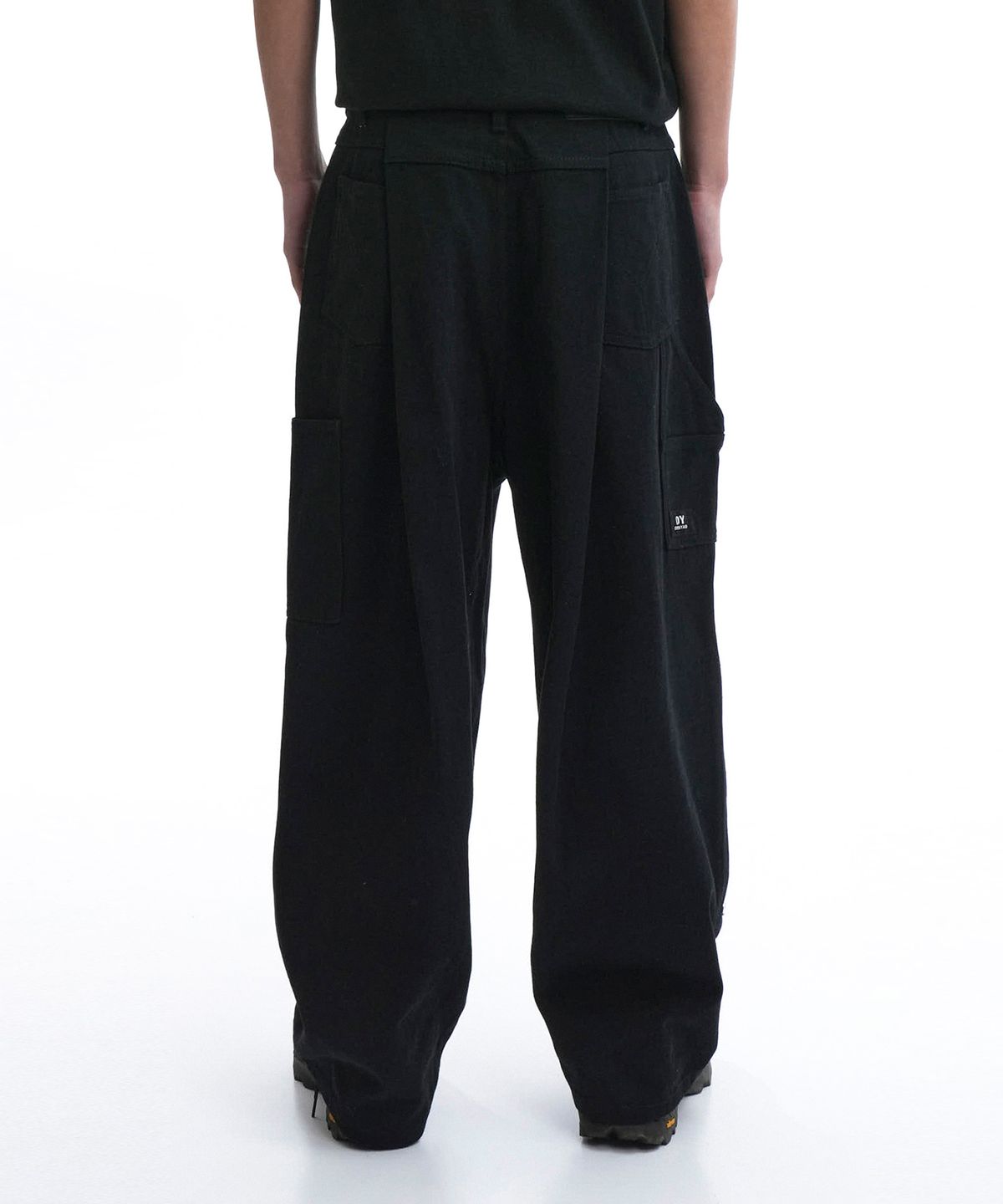 오픈야드(오와이)(OPENYARD(OY)) CARPENTER TUCK PANTS-BLACK