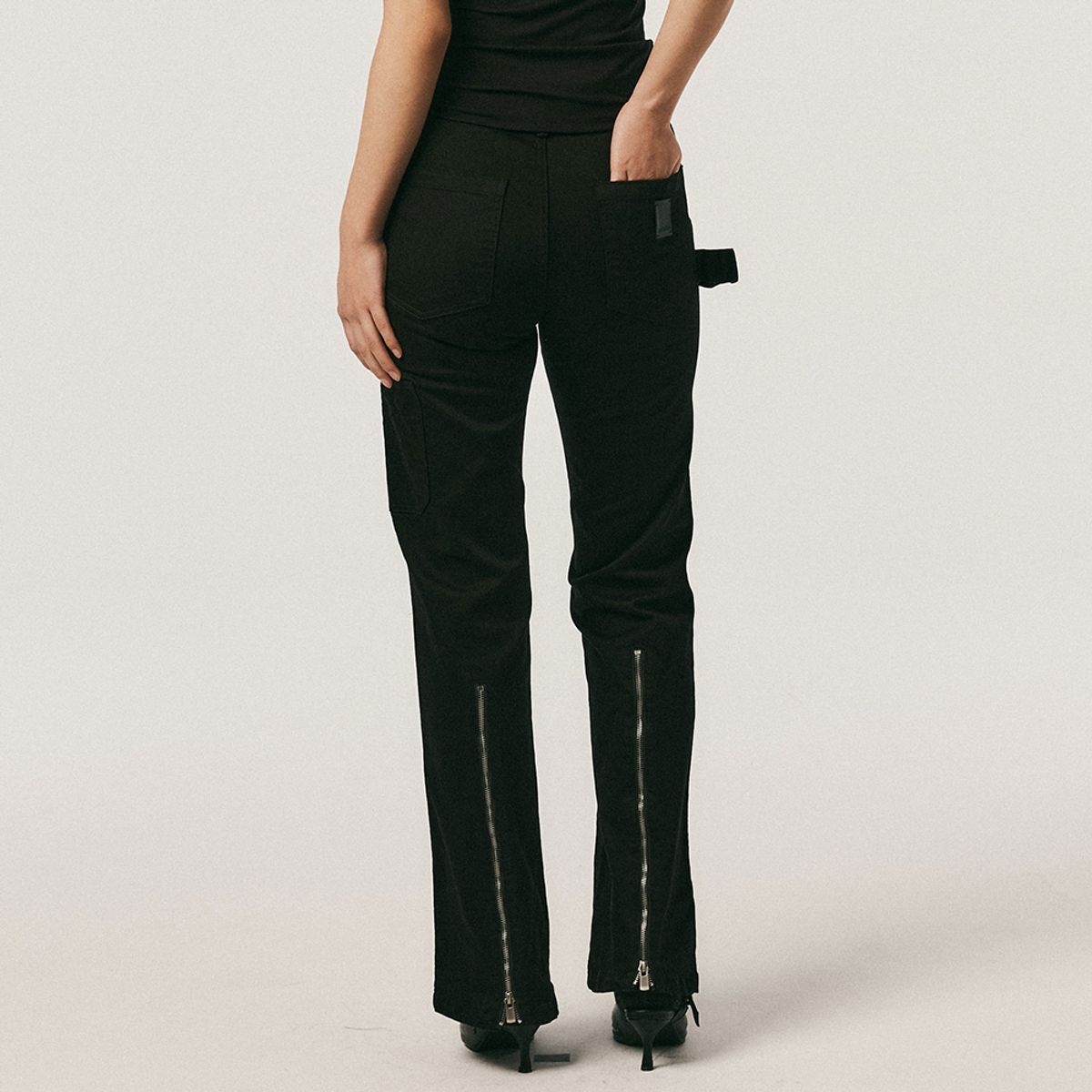 에이앤레이(AEIREI) AR_Back zipper design pants
