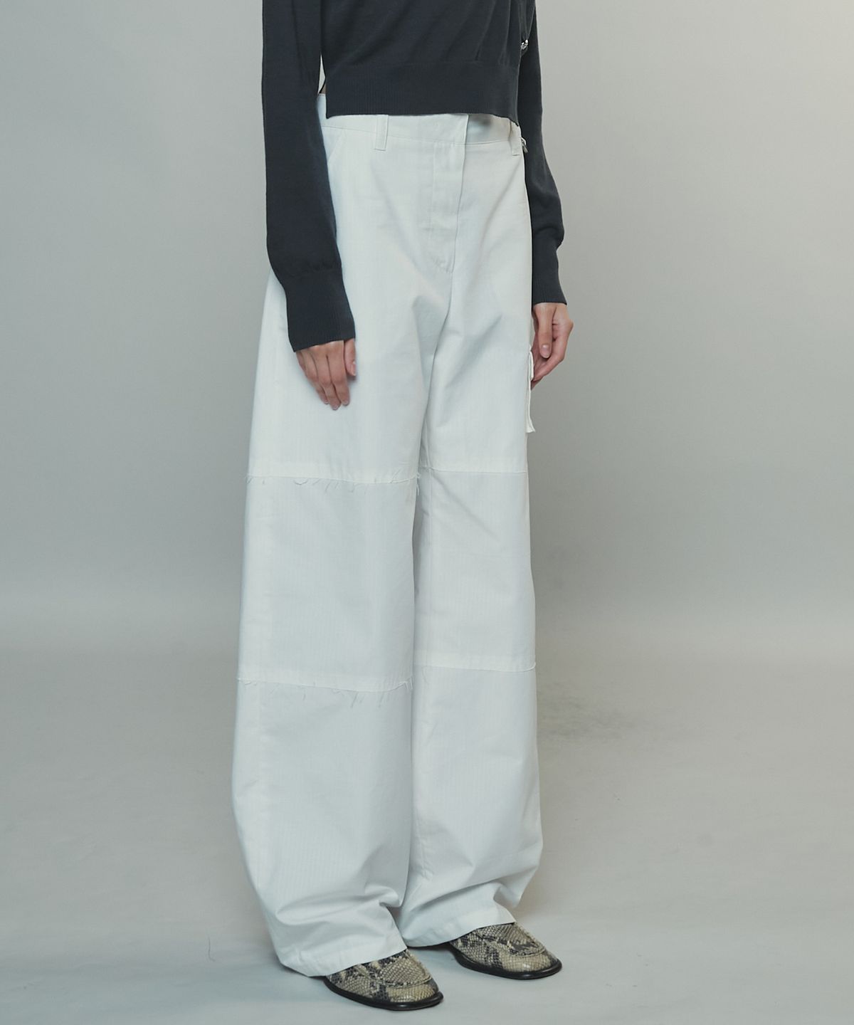 엔오르(EN OR) UTILITY COTTON CARGO PANTS - WHITE