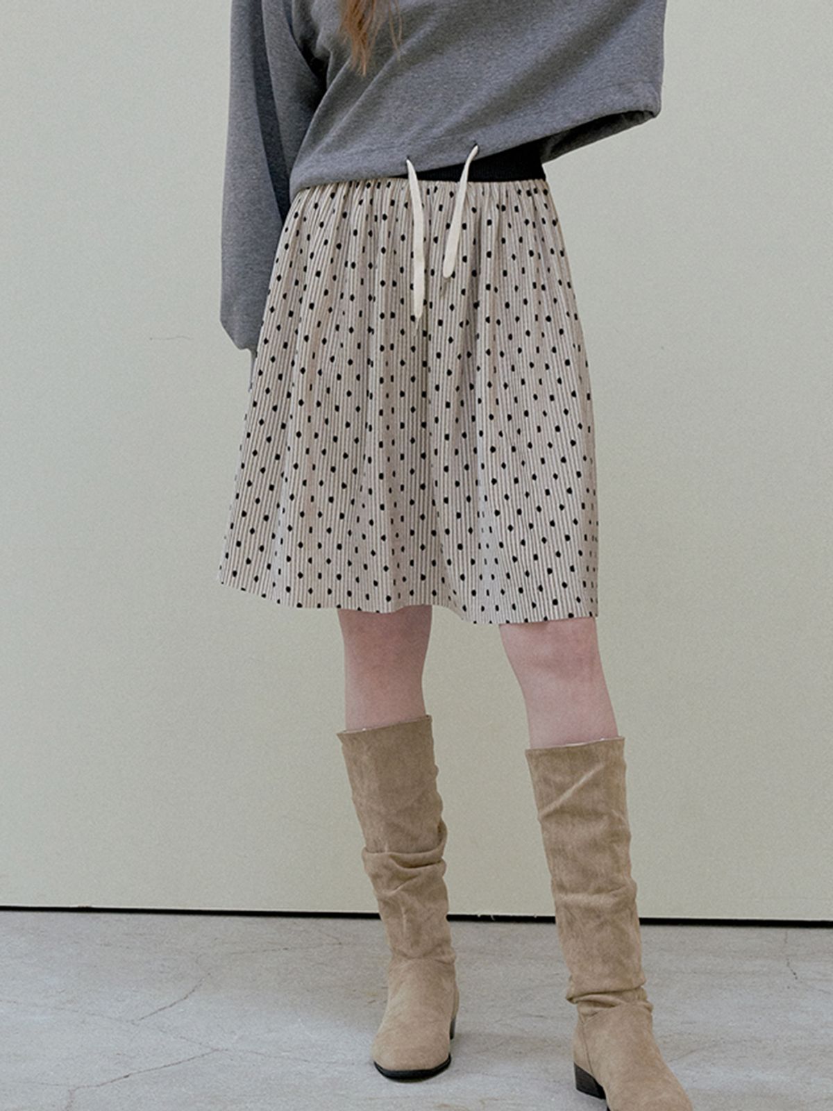 아방(AVANT-G) Dot Velvet Midi Skirt - beige