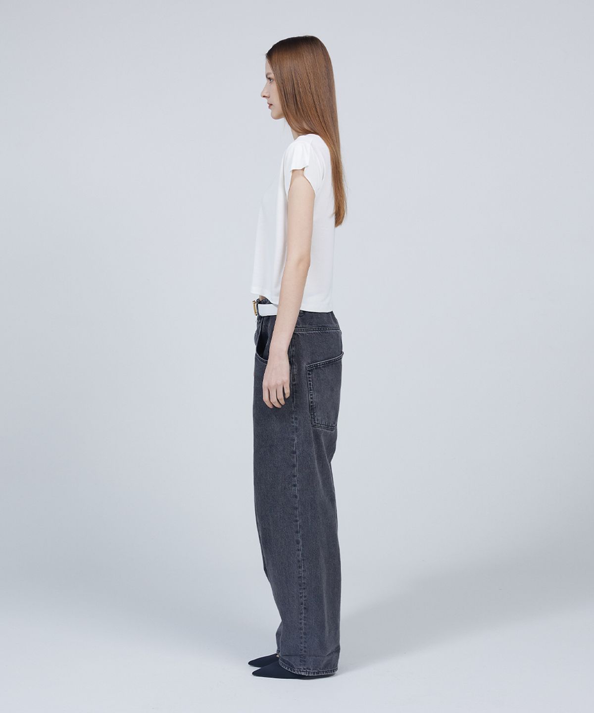 므아므(MMAM) [ESSENTIAL] Logo basic slim T-shirt
