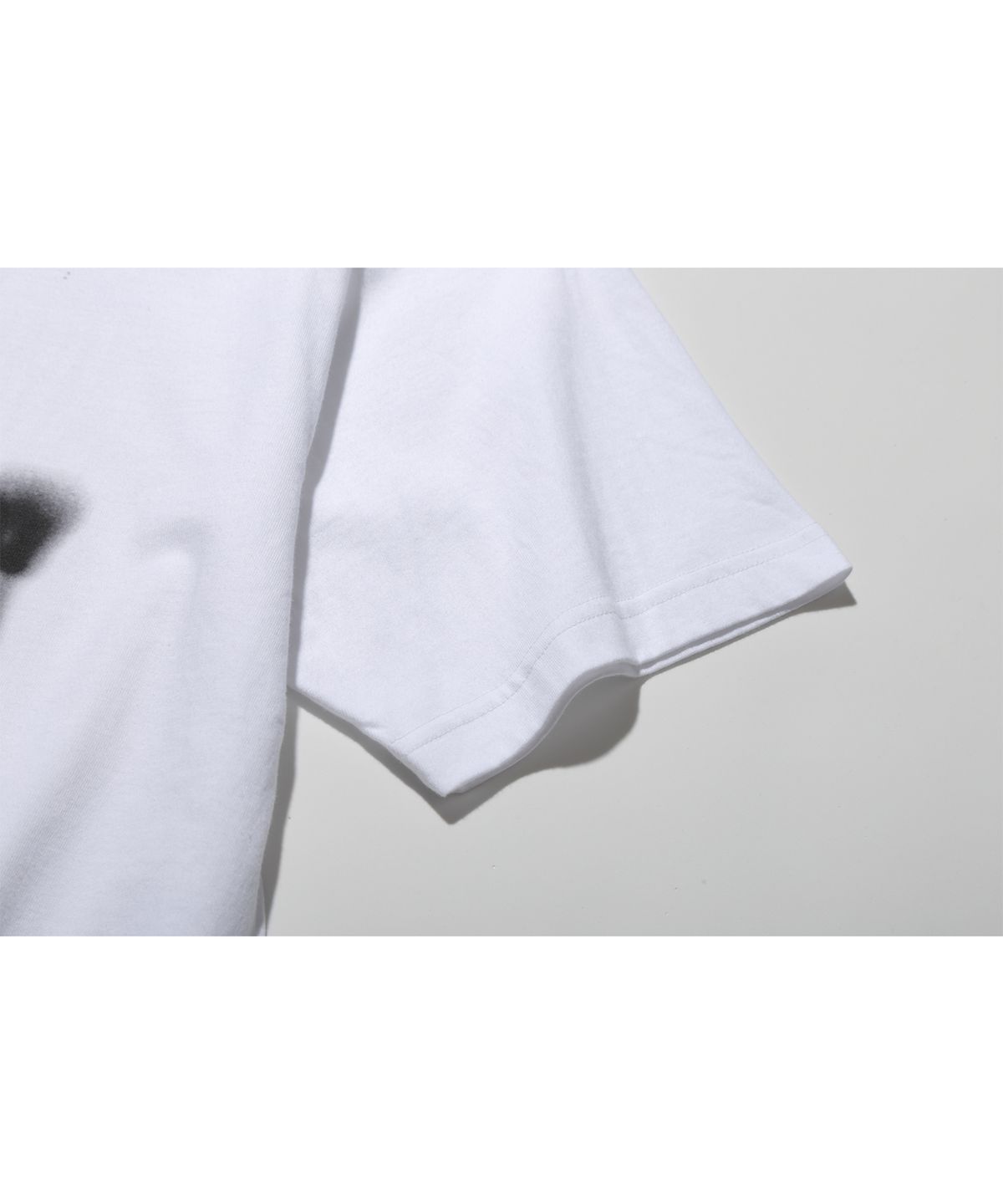 어반스터프(URBANSTOFF) 스크러블 페인트 티 (화이트)
