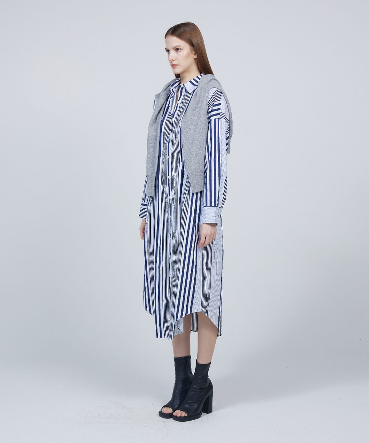 므아므(MMAM) [ESSENTIAL] Side pleated stripe shirt dress