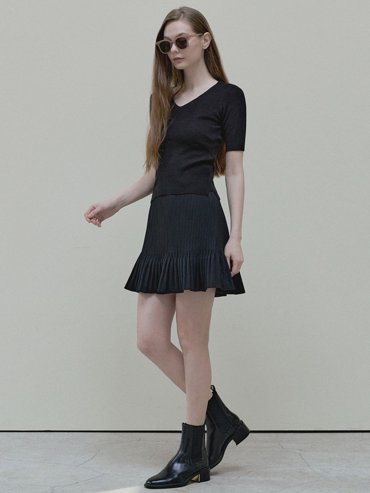 아방(AVANT-G) A-line Mini Pleated Skirt - black