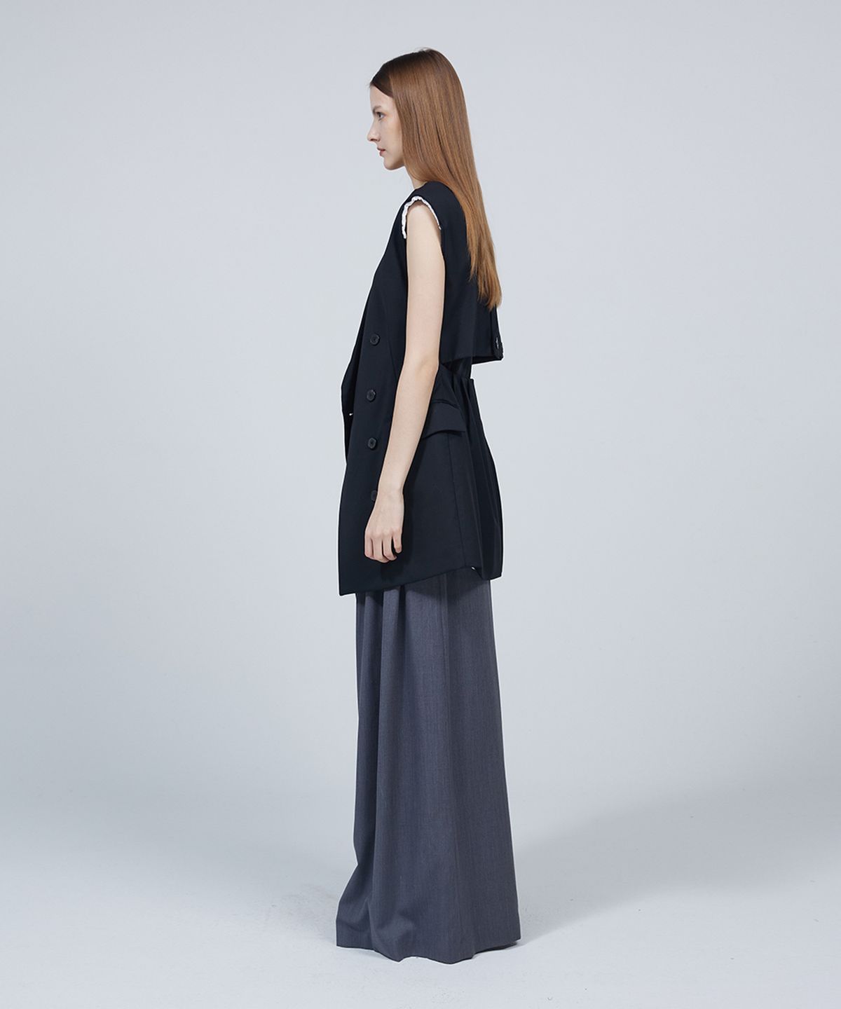 므아므(MMAM) Signature back slit sleeveless dress