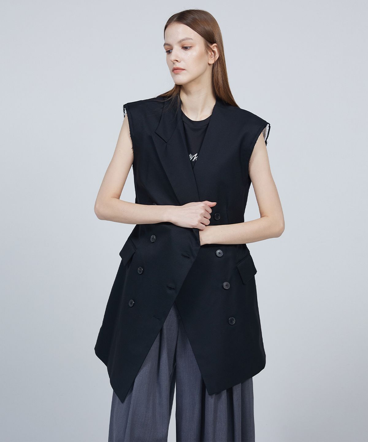 므아므(MMAM) Signature back slit sleeveless dress