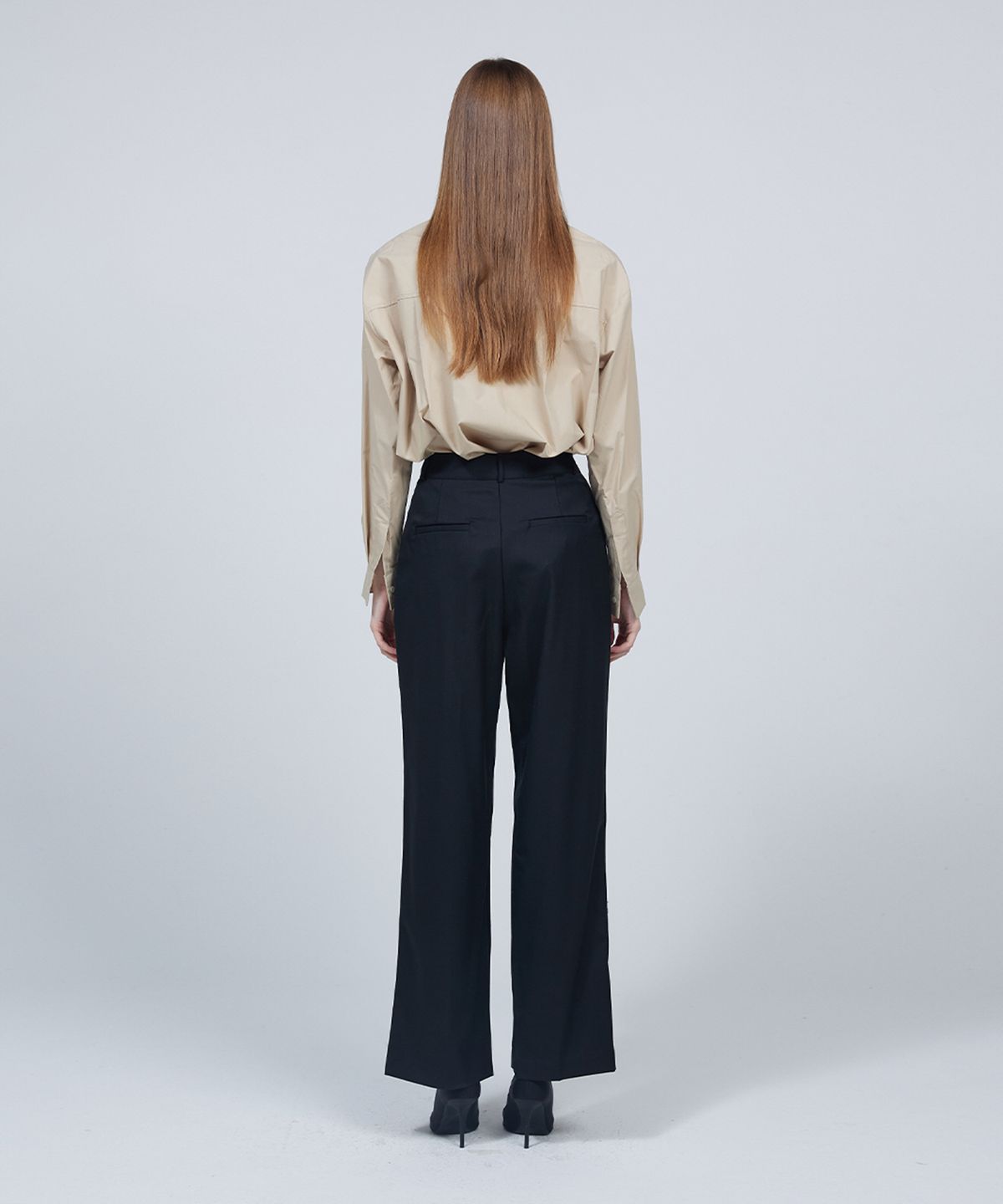 므아므(MMAM) [ESSENTIAL] Signature basic pin tuck over-fit shirt