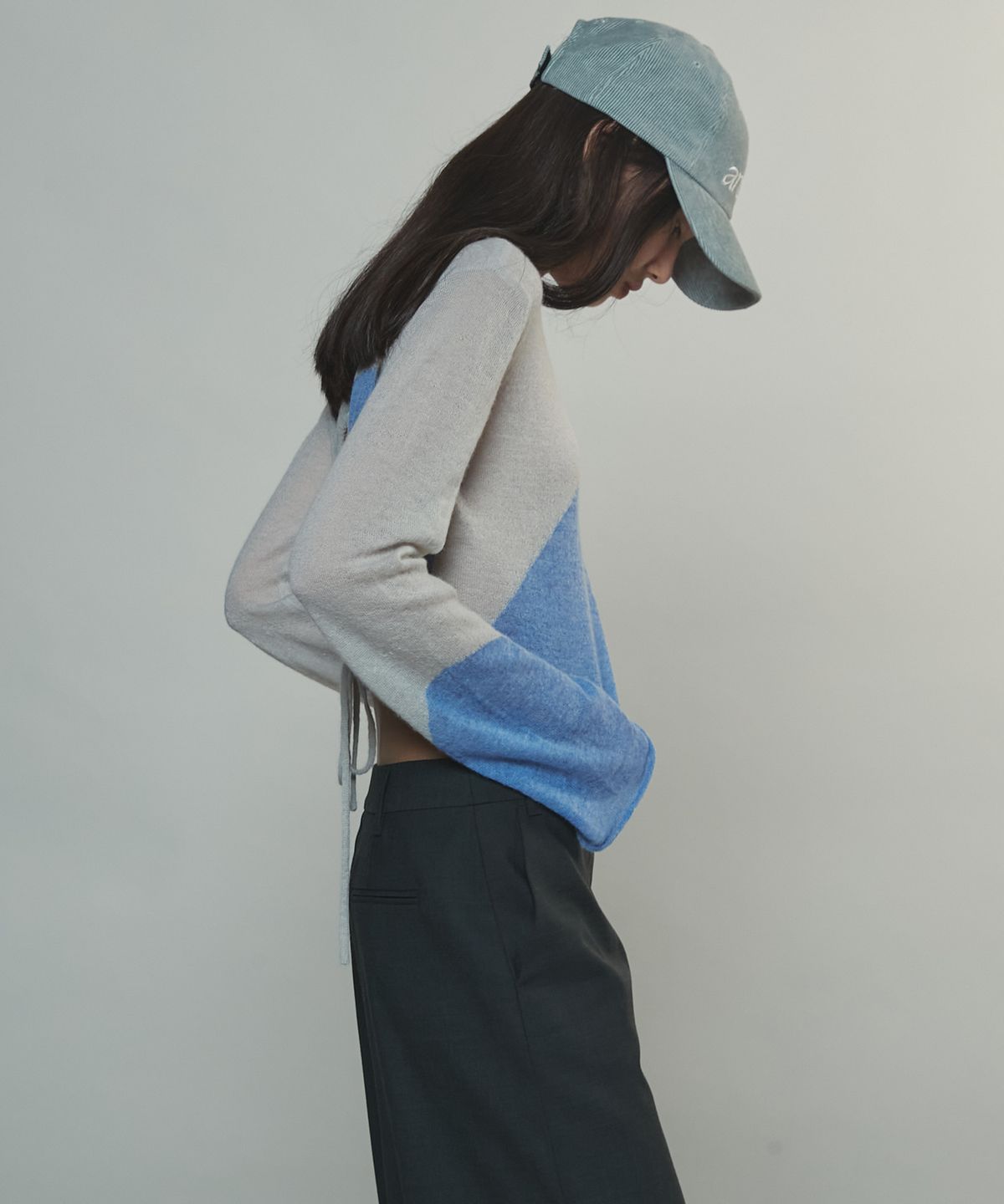 엔오르(EN OR) TWO TONE DRAWSTRING CROP TOP - GREY
