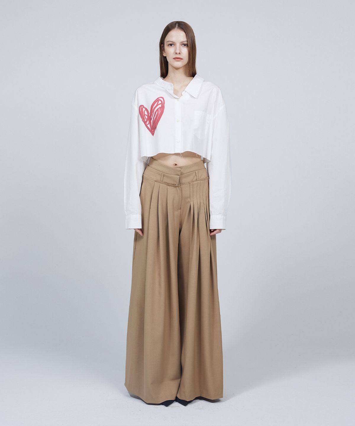 므아므(MMAM) Scribble heart cropped shirt