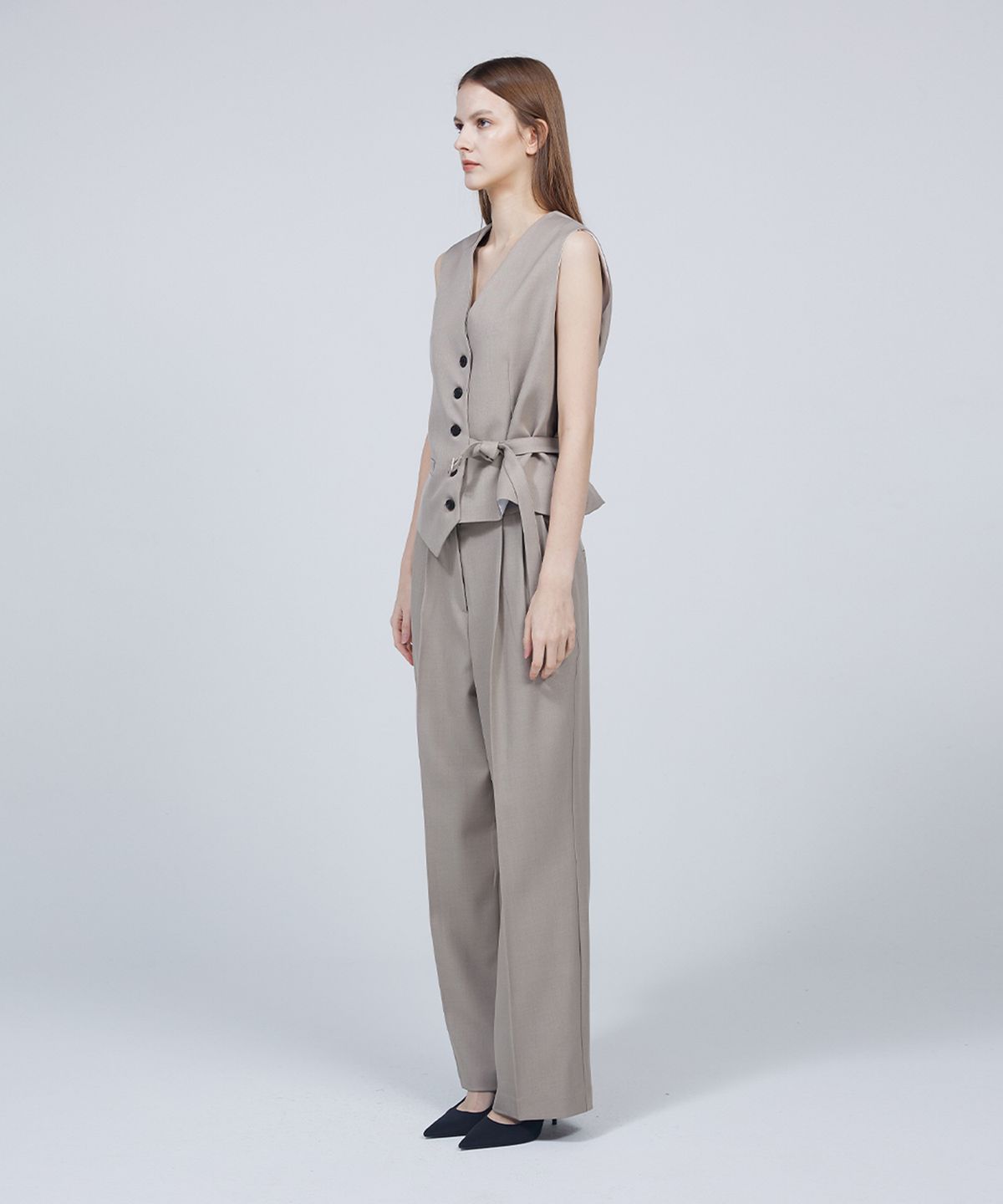 므아므(MMAM) [ESSENTIAL] Signature pin tuck slacks
