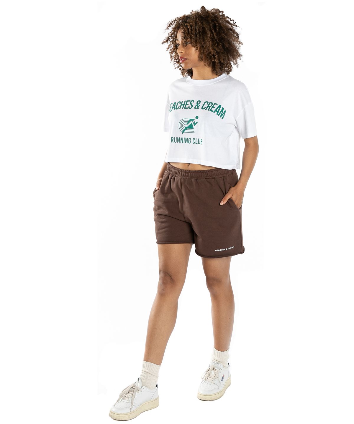 비치스앤크림(BEACHESANDCREAM) [CROP FIT]RUNNING CLUB SHORT SLEEVES-WHITE