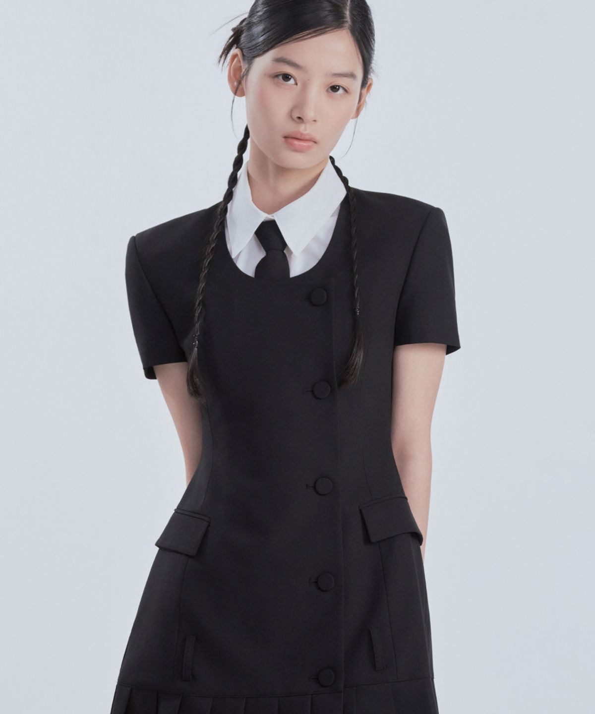 마우솔레움(MAU SOLEUM) [기장 선택] Jenn Round Neck Pleated Half-Sleeve Suit Jacket Dress - Black