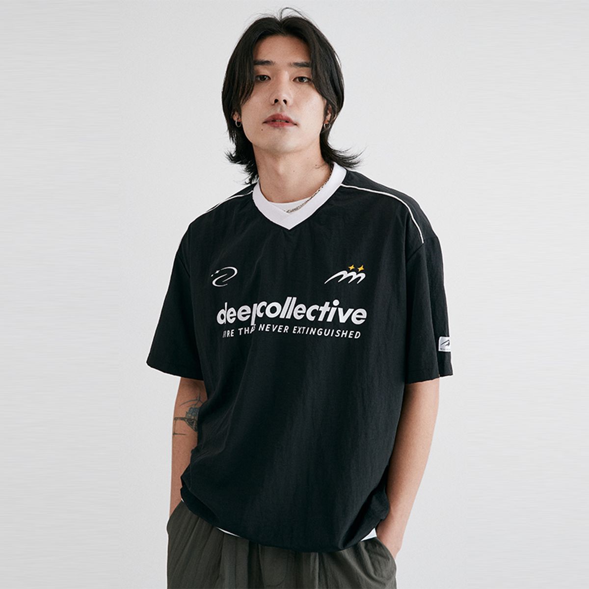 딥컬렉티브(DEEP COLLECTIVE) 나일론 스트링 반팔 티셔츠_블랙