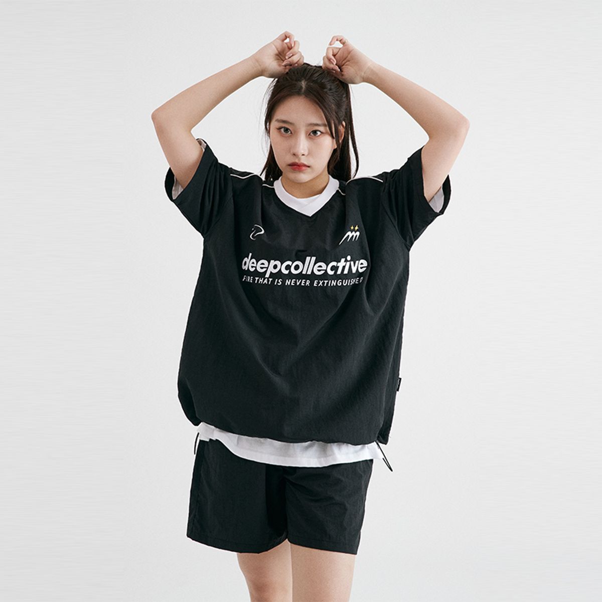 딥컬렉티브(DEEP COLLECTIVE) 나일론 스트링 반팔 티셔츠_블랙