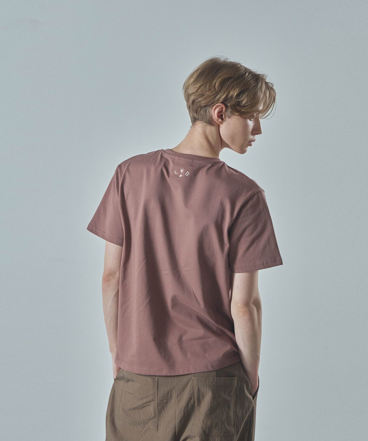 라드에디션(LAD EDITION) 포켓 반팔티_브릭 레드