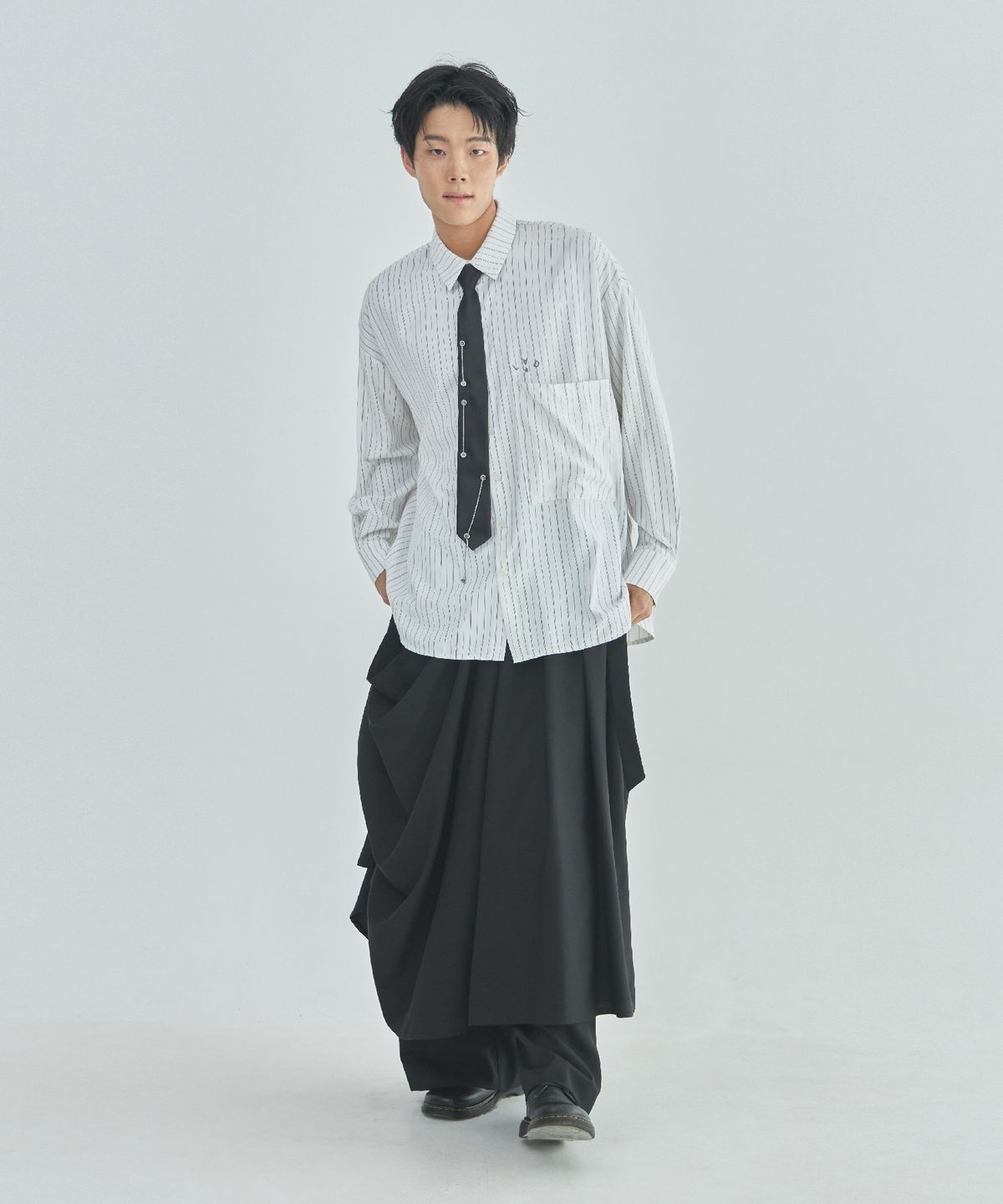 라드에디션(LAD EDITION) 빅포켓 스트라이프 셔츠_화이트