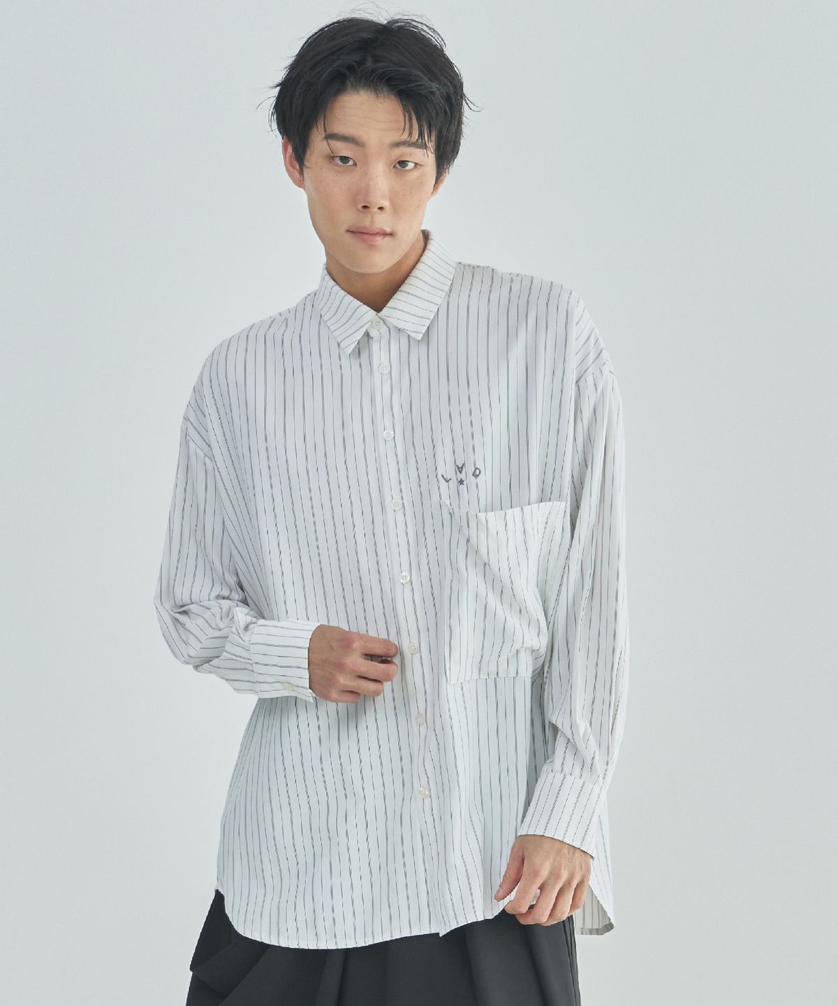 라드에디션(LAD EDITION) 빅포켓 스트라이프 셔츠_화이트