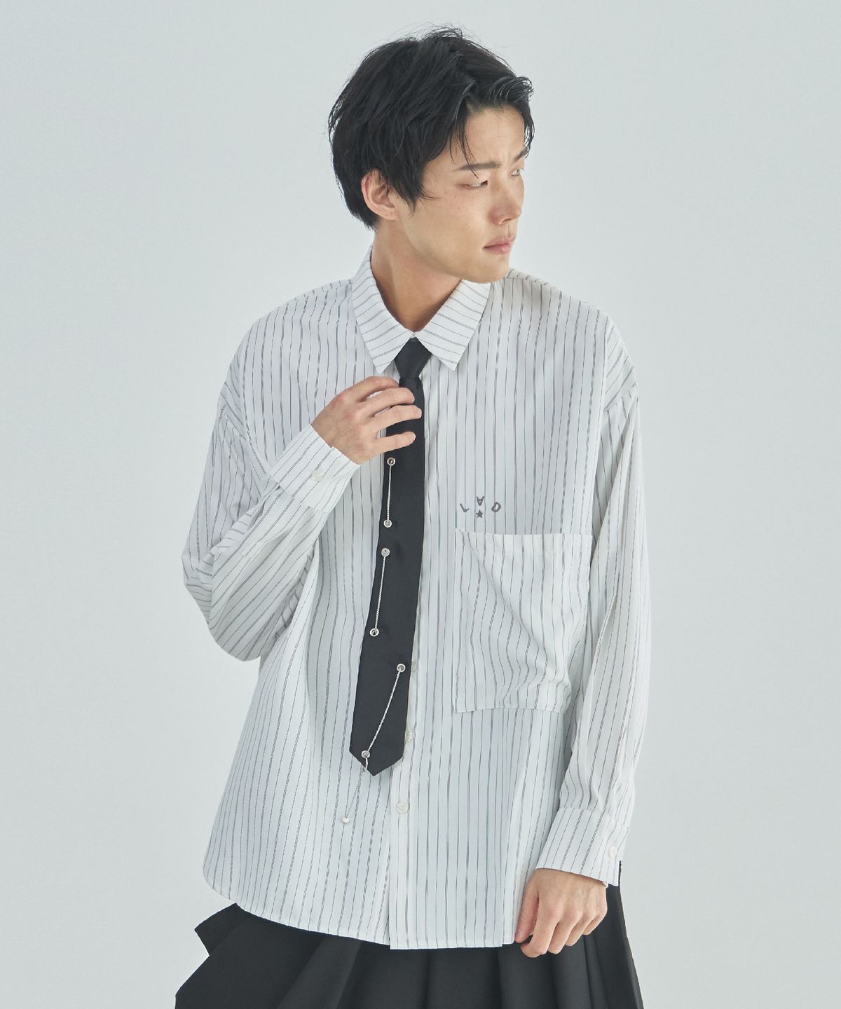 라드에디션(LAD EDITION) 빅포켓 스트라이프 셔츠_화이트