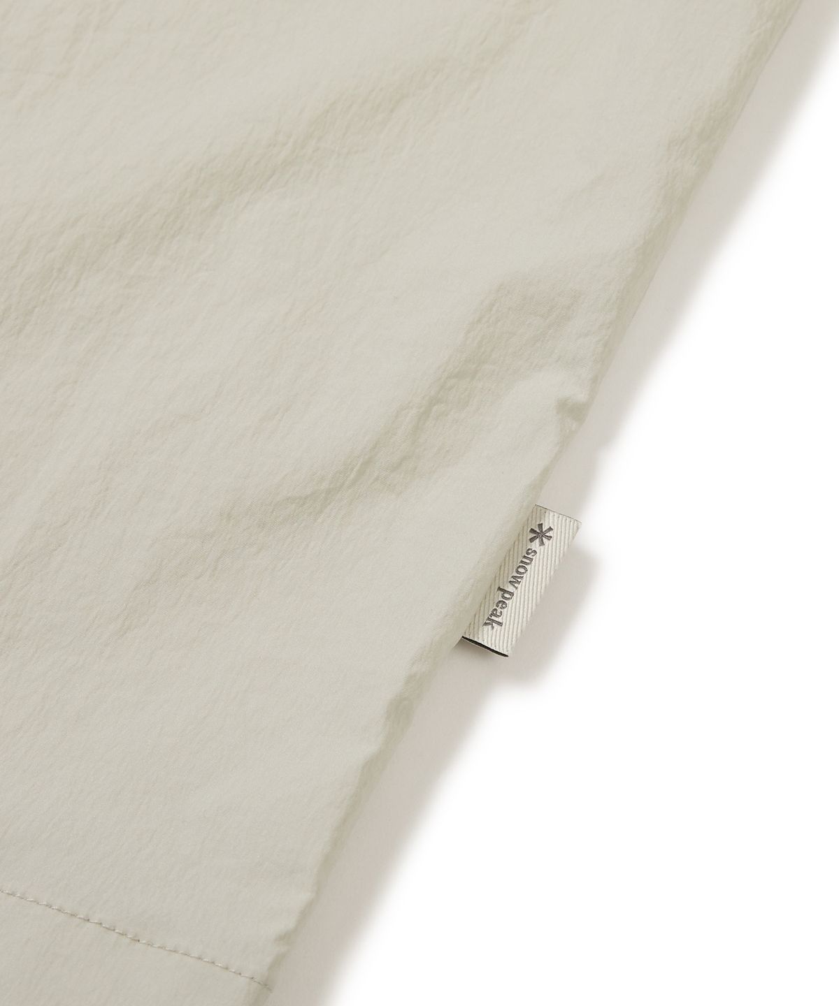 스노우피크 어패럴(SNOWPEAK APPAREL) 루트 여성 세미 크롭 포켓 반팔 셔츠 Light Beige (S24MWRSH61)