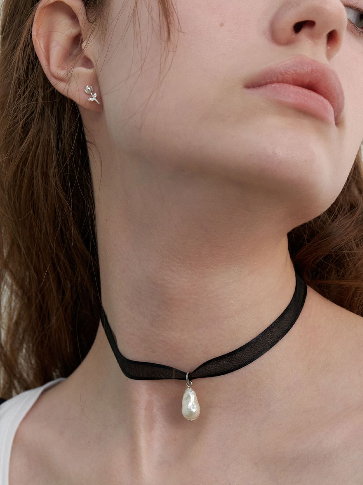 러브미몬스터(LOVE ME MONSTER) Pearl Charm Sheer Ribbon Choker (L241MNK040)