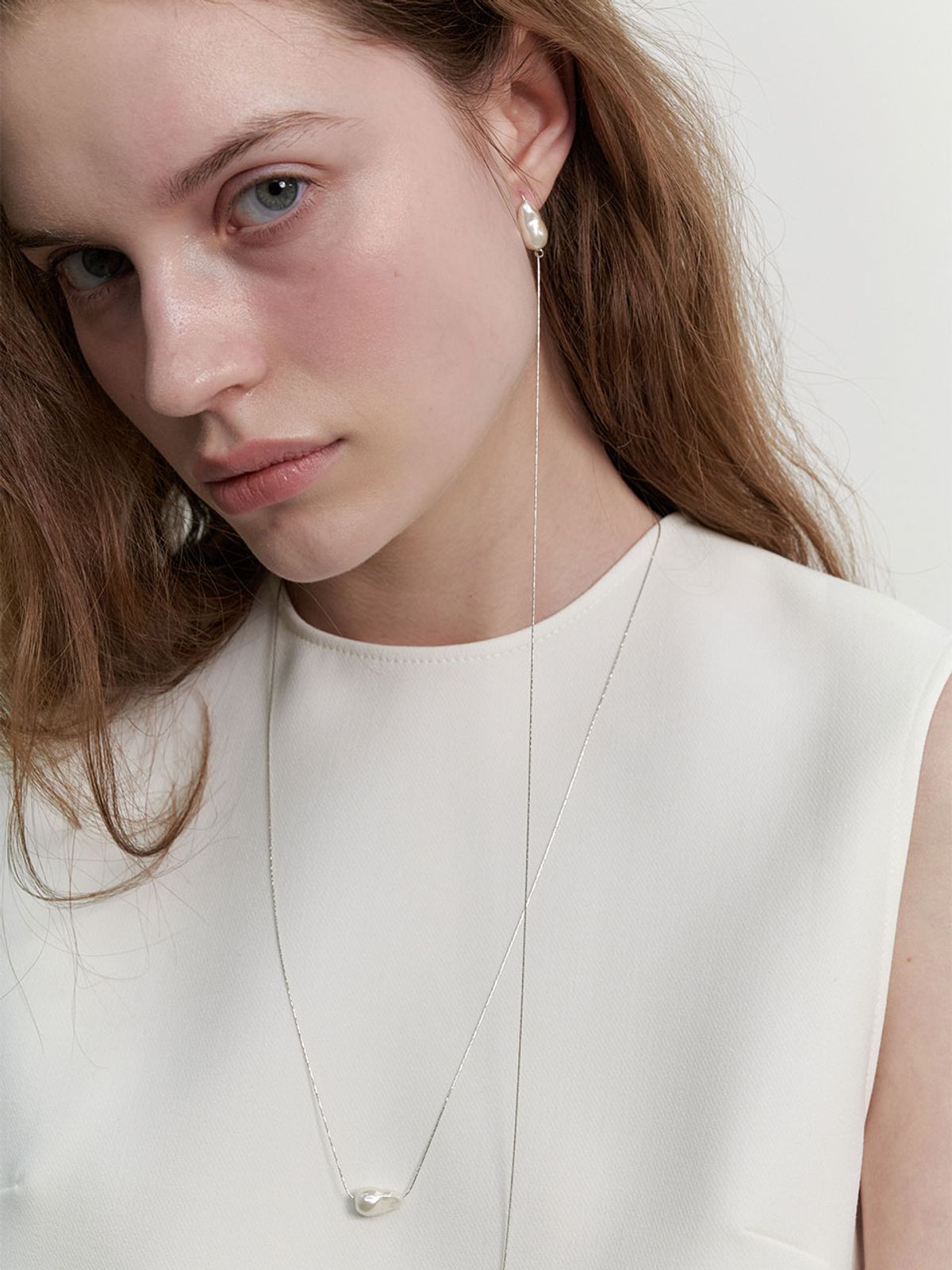 러브미몬스터(LOVE ME MONSTER) [Silver] Baroque Pearl & Long Chain Necklace (L241MNK110)