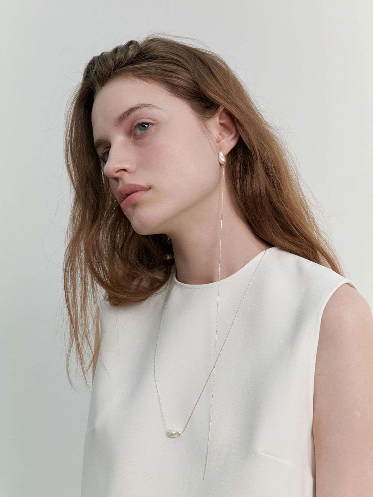 러브미몬스터(LOVE ME MONSTER) [Silver] Baroque Pearl & Long Chain Necklace (L241MNK110)