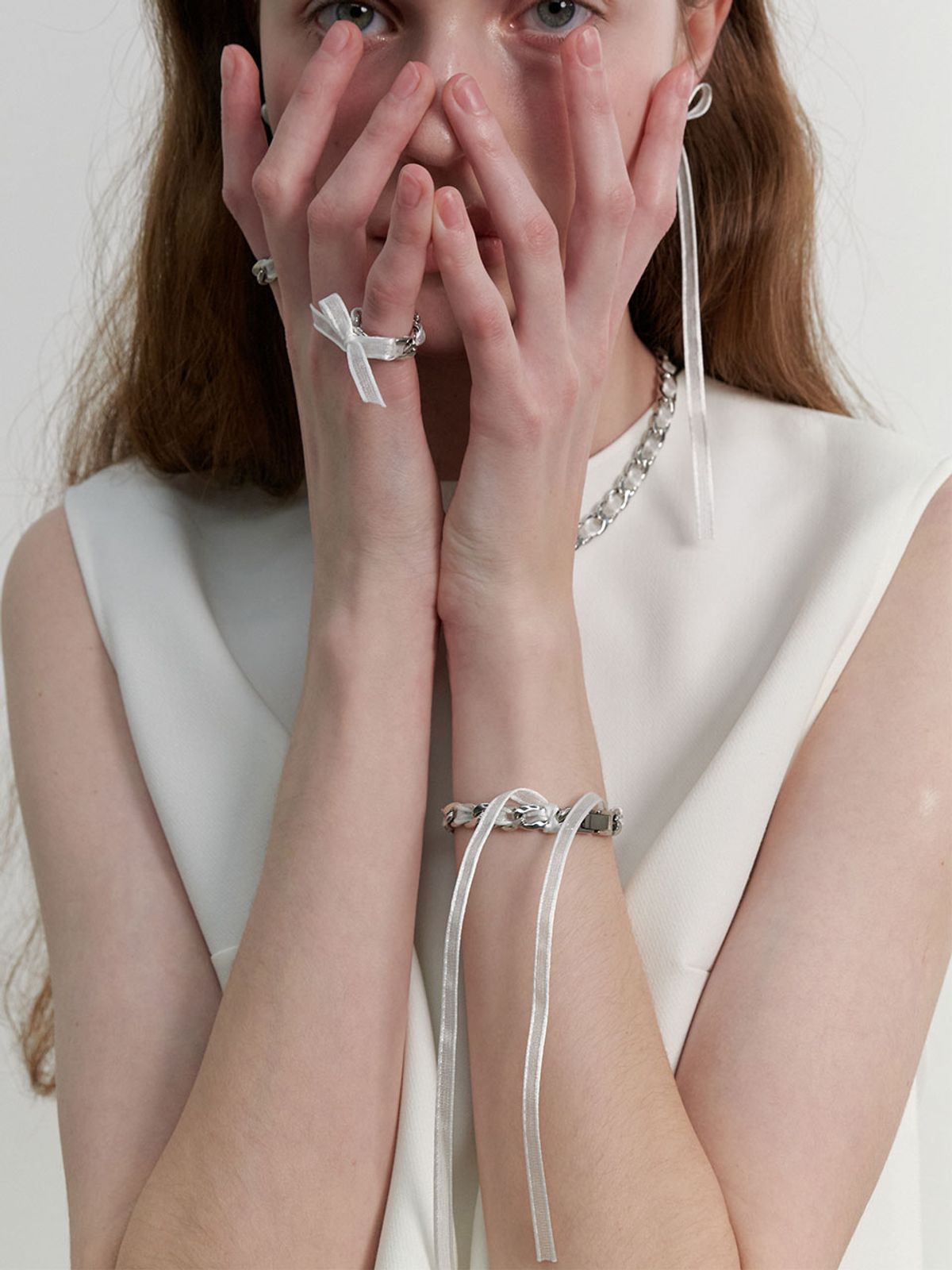 러브미몬스터(LOVE ME MONSTER) Sheer Long Ribbon Chain Bracelet (L241MBC030)