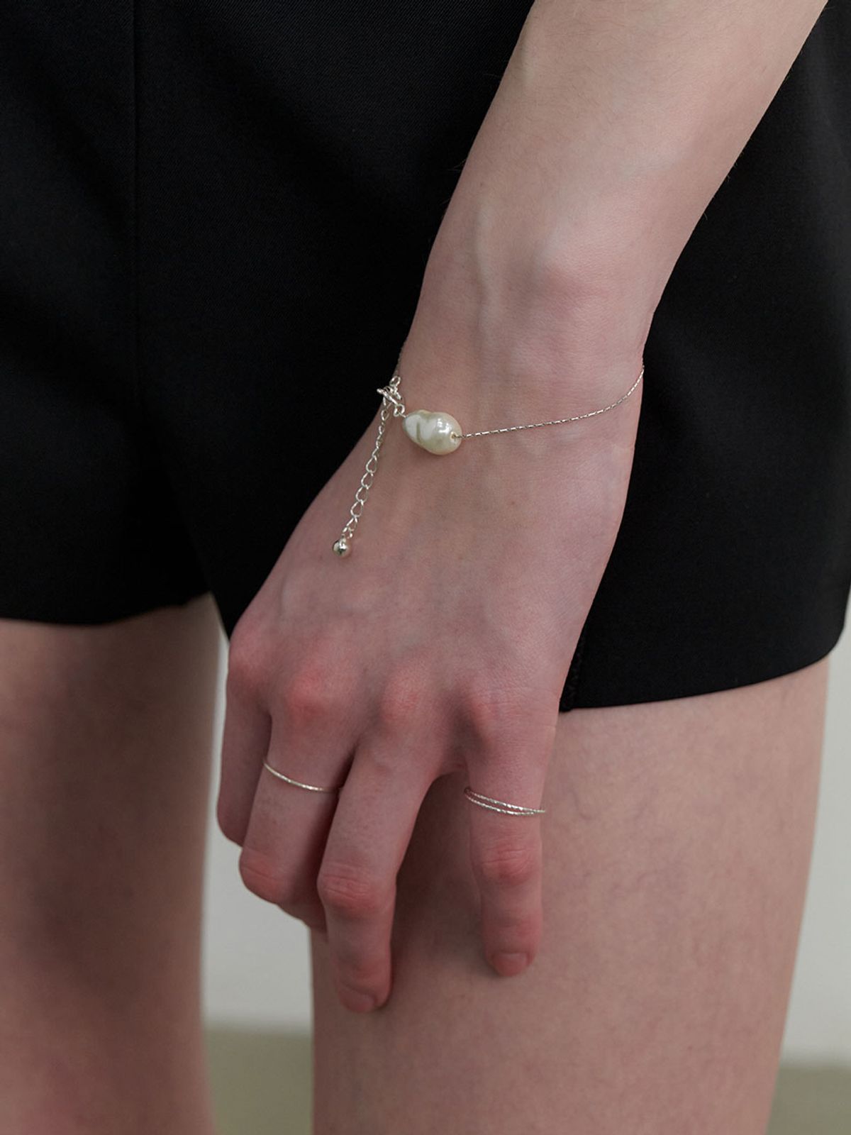 러브미몬스터(LOVE ME MONSTER) [Silver] Baroque Pearl & Chain Bracelet (L241MBC050)