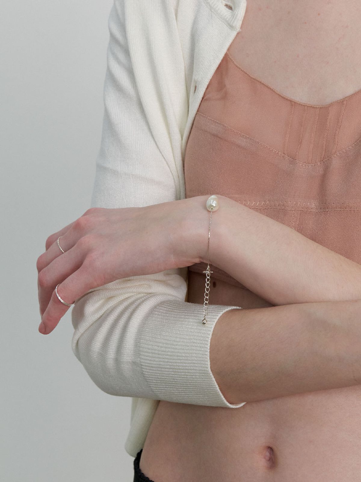 러브미몬스터(LOVE ME MONSTER) [Silver] Baroque Pearl & Chain Bracelet (L241MBC050)