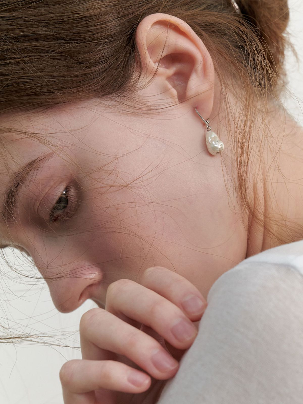 러브미몬스터(LOVE ME MONSTER) Baroque Pearl Drop Earrings (L241MER060)