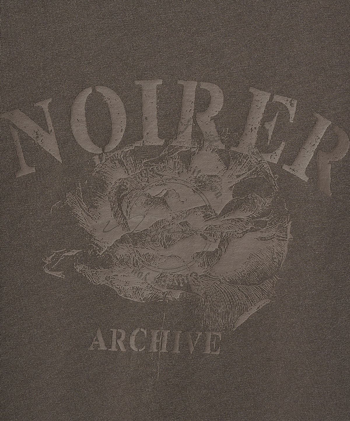 노이어 포 우먼(NOIRER FOR WOMAN) 아카이브 프린트 크롭 티셔츠 (애쉬드브라운)