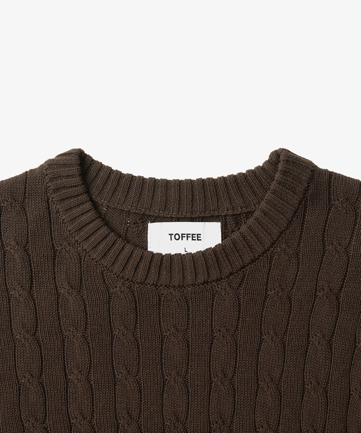 토피(TOFFEE) 클래식 케이블 라운드넥 하프 니트 (BROWN)