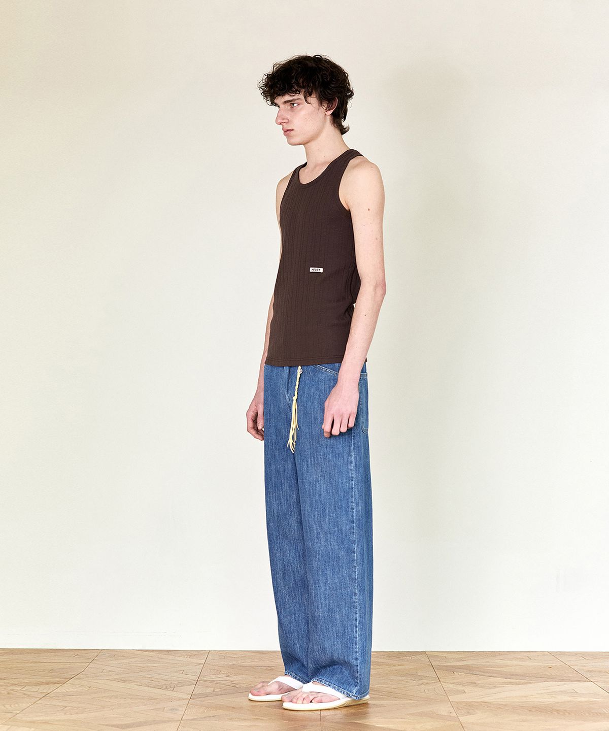 호이테(HEUTE) HET RIBBED SLEVELESS TOP (BROWN)