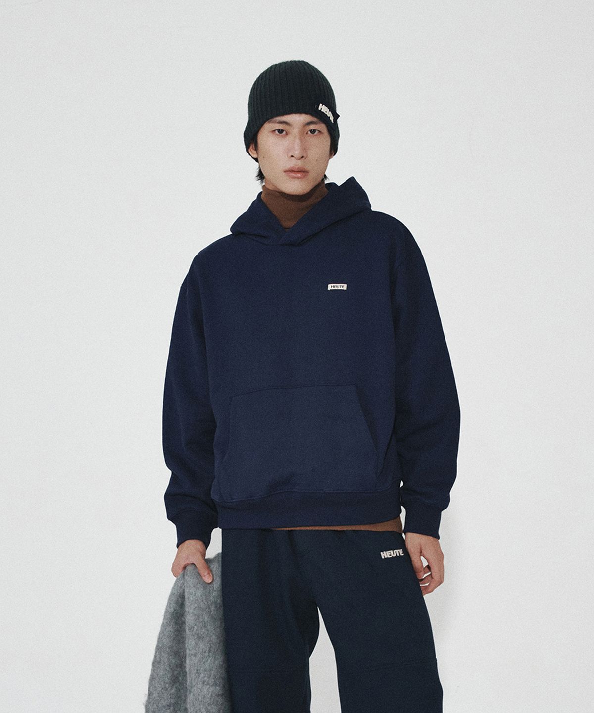 호이테(HEUTE) HET HOODIE SWEATSHIRT (NAVY)