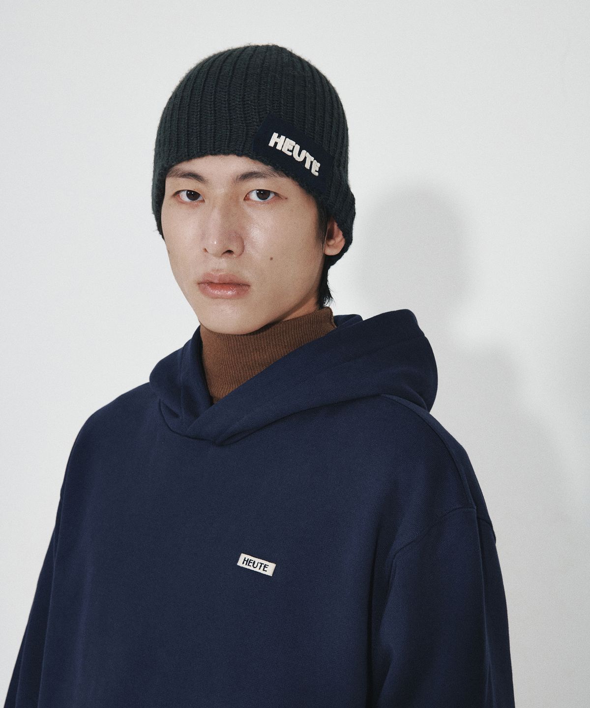 호이테(HEUTE) HET HOODIE SWEATSHIRT (NAVY)