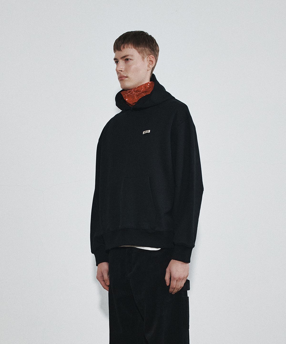 호이테(HEUTE) HET HOODIE SWEATSHIRT (BLACK)