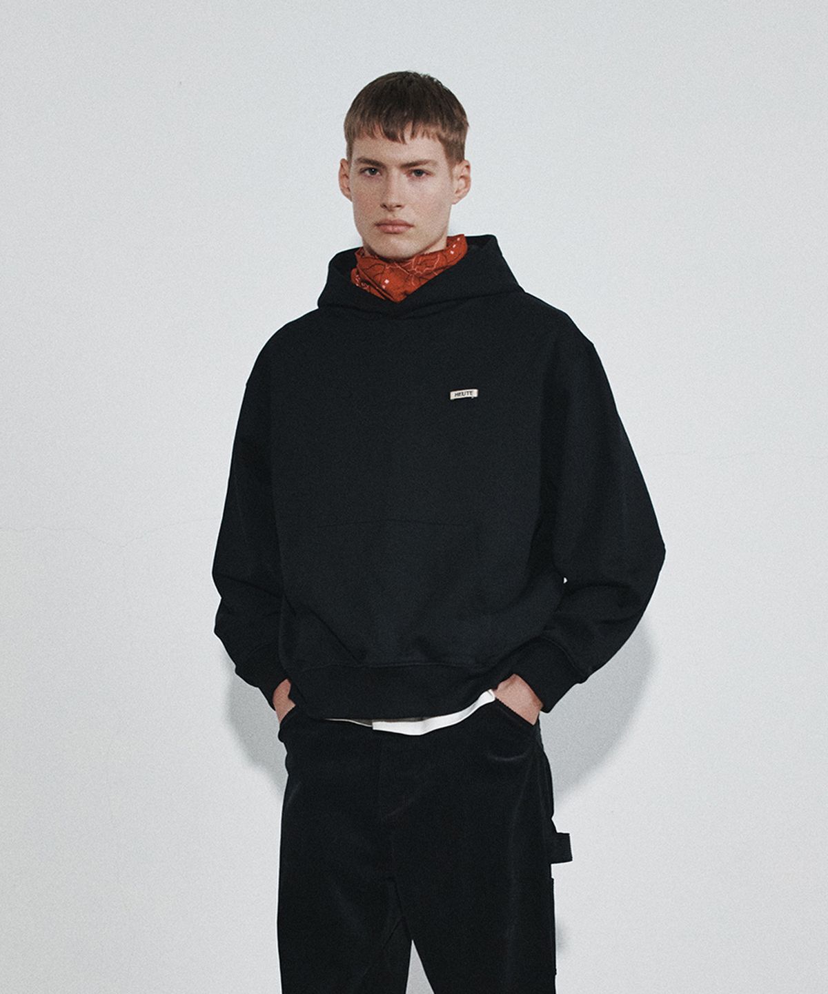 호이테(HEUTE) HET HOODIE SWEATSHIRT (BLACK)