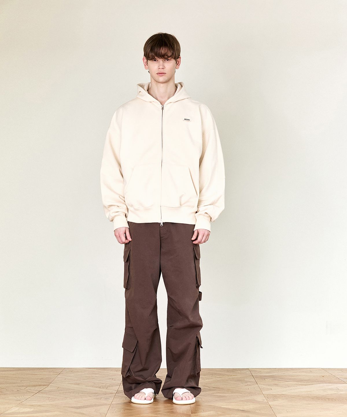 호이테(HEUTE) HET SIGNATURE HOODIE ZIP-UP (CREAM)