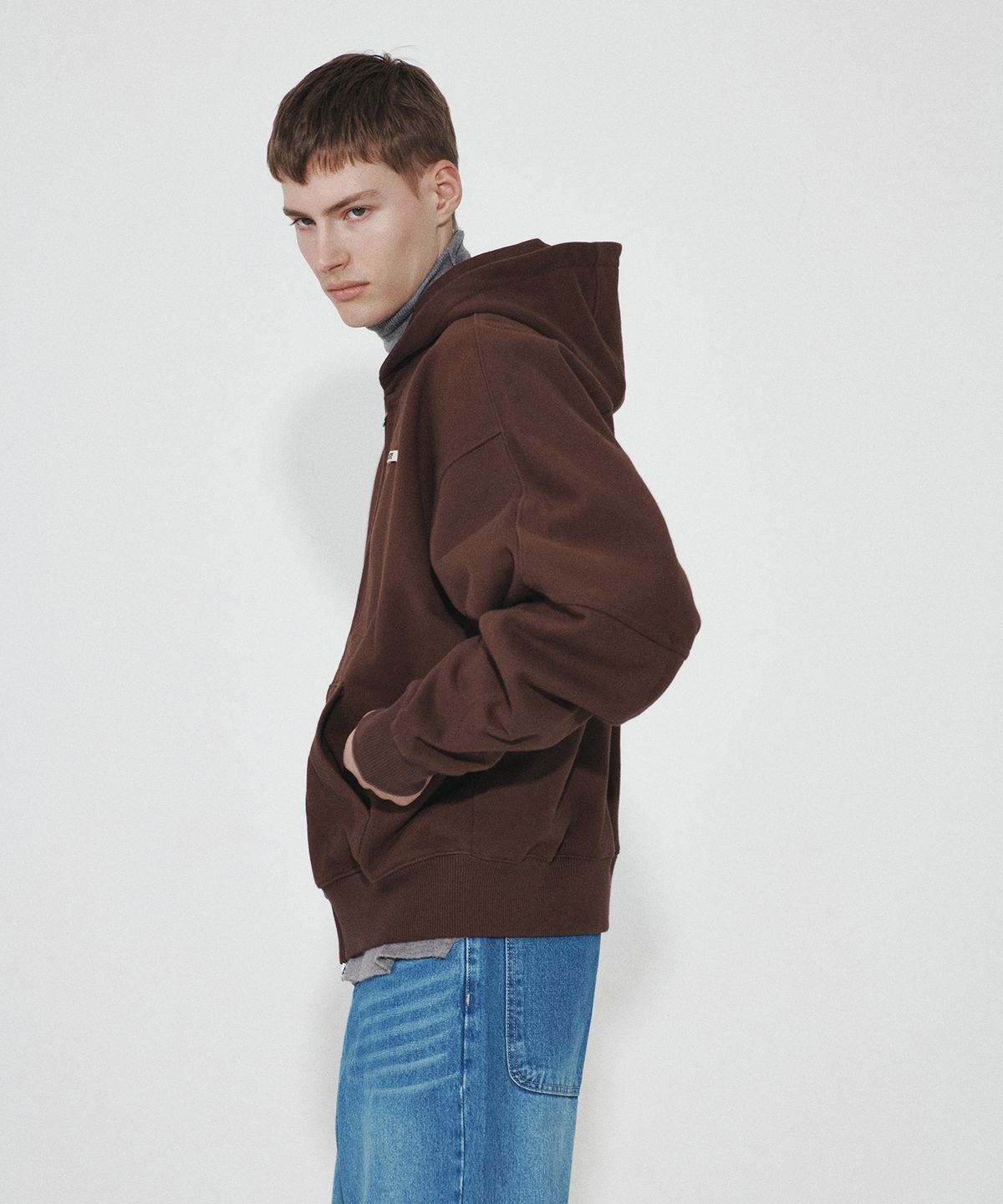 호이테(HEUTE) HET SIGNATURE HOODIE ZIP-UP (BROWN)