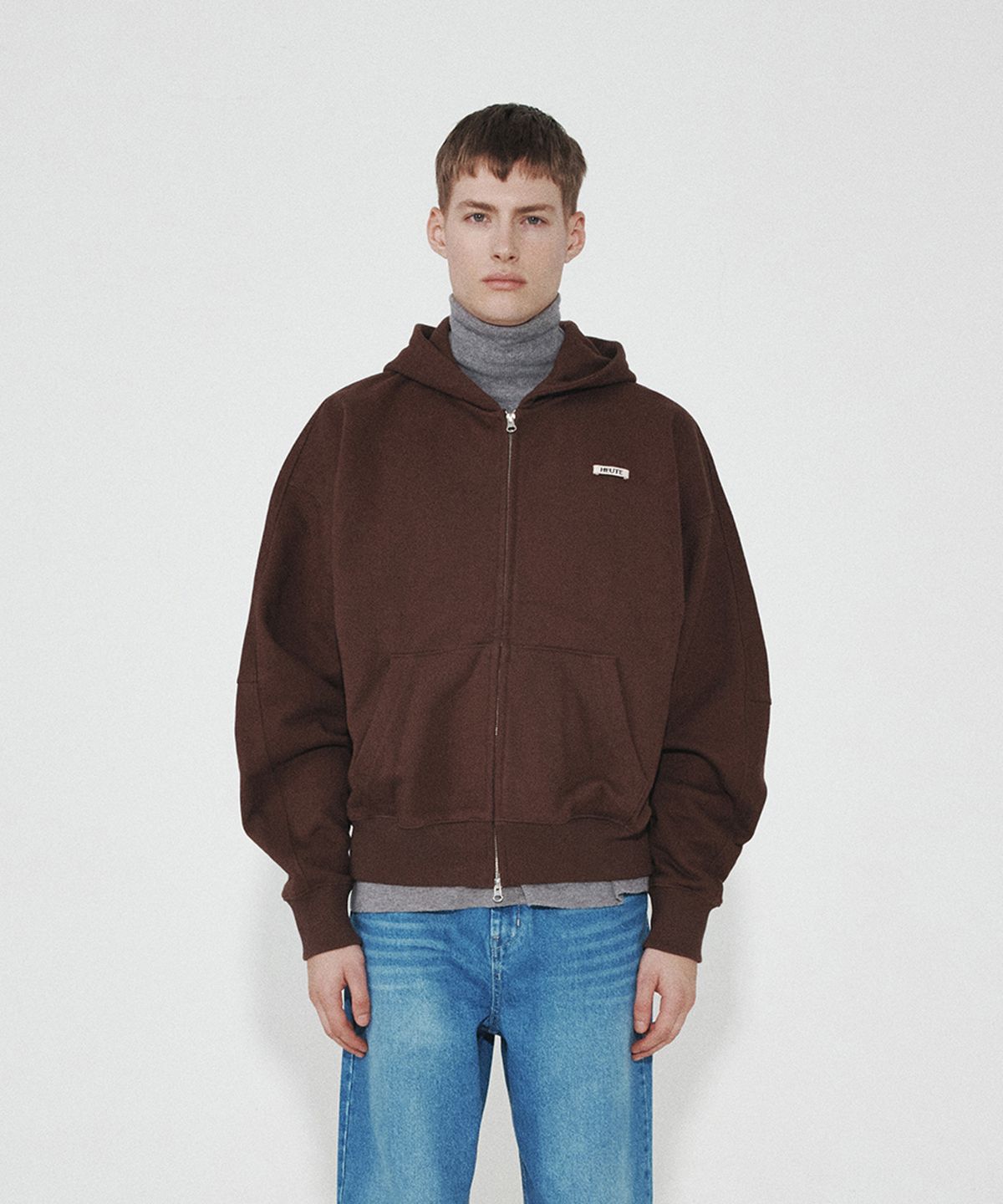 호이테(HEUTE) HET SIGNATURE HOODIE ZIP-UP (BROWN)