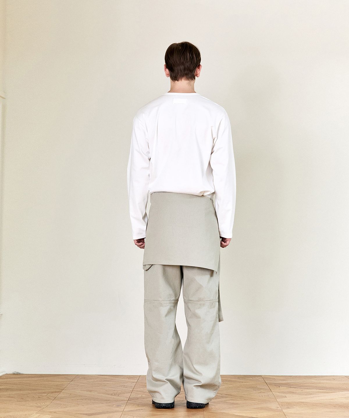 호이테(HEUTE) HET SIGNATURE HENLEY NECK T-SHIRT (WHITE)